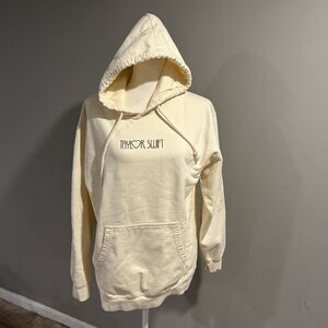 Taylor Swift Eras Tour Cream Fearless Hand Heart Photo Hoodie Medium sweatshirt